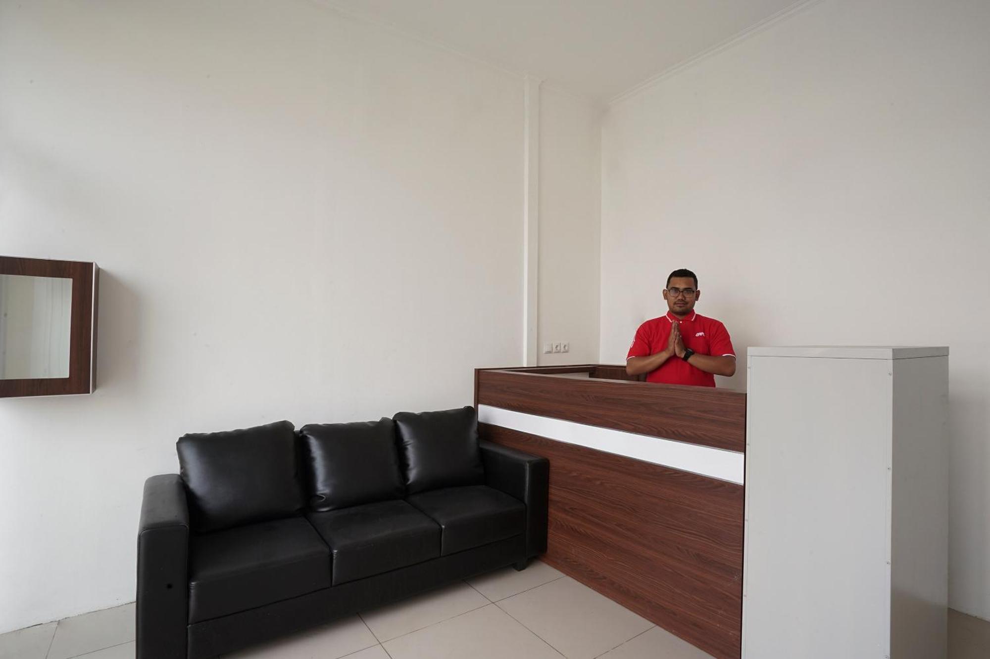 Super Oyo 2183 Cibeureum Residence Bandung Bagian luar foto