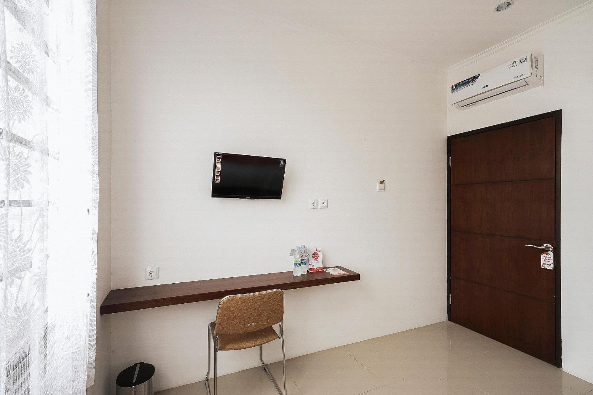 Super Oyo 2183 Cibeureum Residence Bandung Bagian luar foto