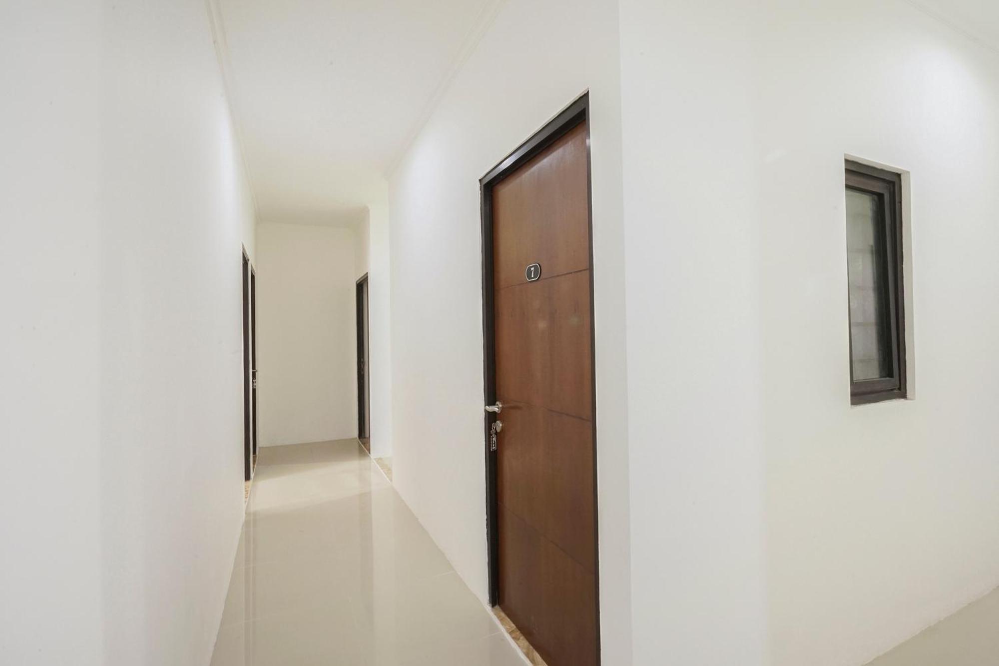 Super Oyo 2183 Cibeureum Residence Bandung Bagian luar foto