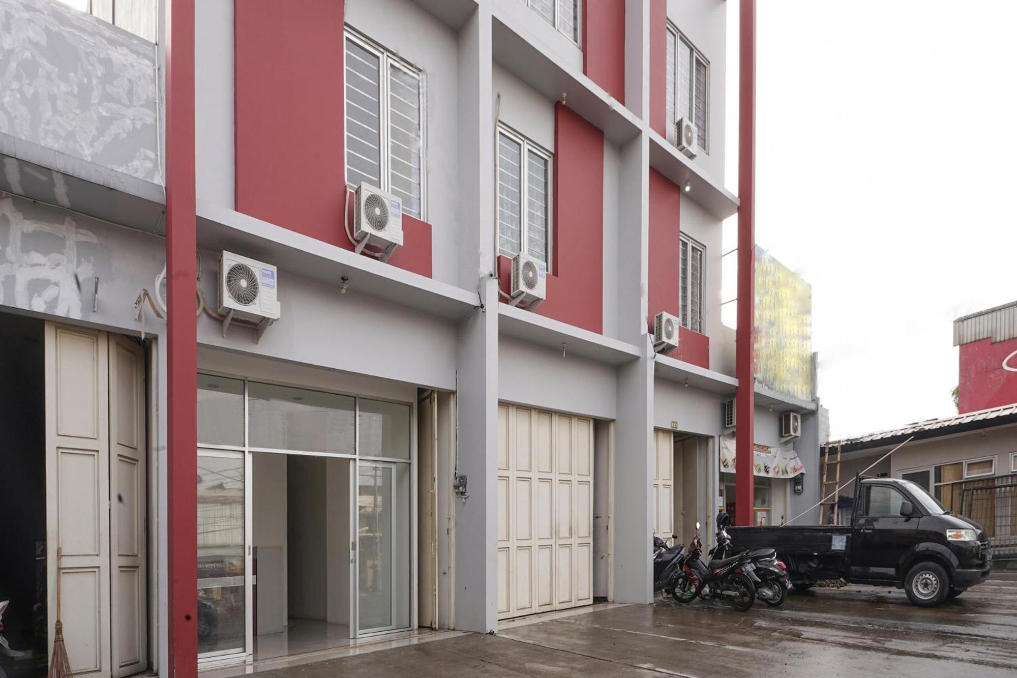 Super Oyo 2183 Cibeureum Residence Bandung Bagian luar foto